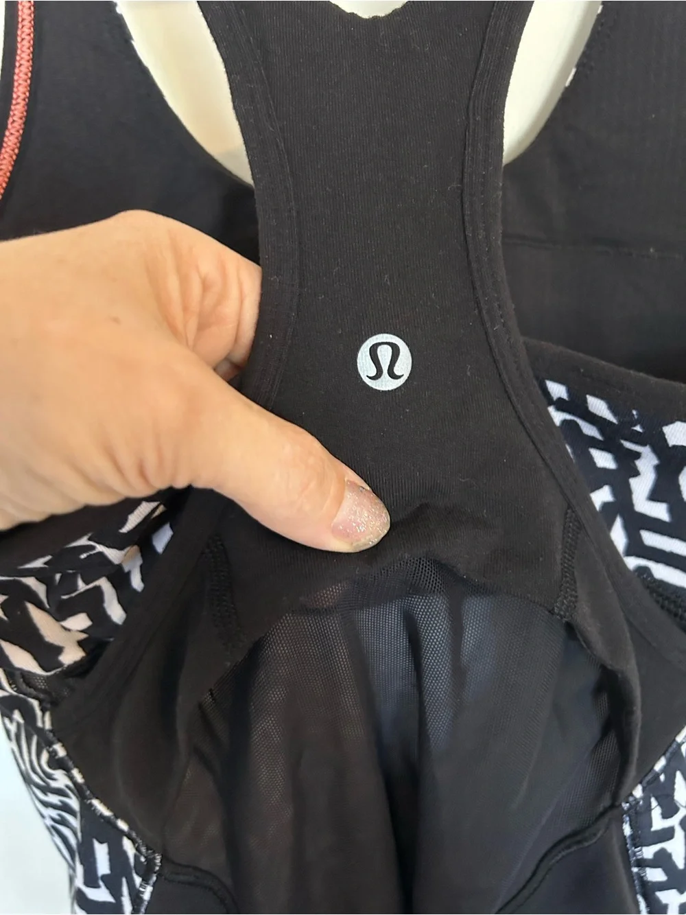 Lululemon crossback tank top black white mesh cutout Size 6